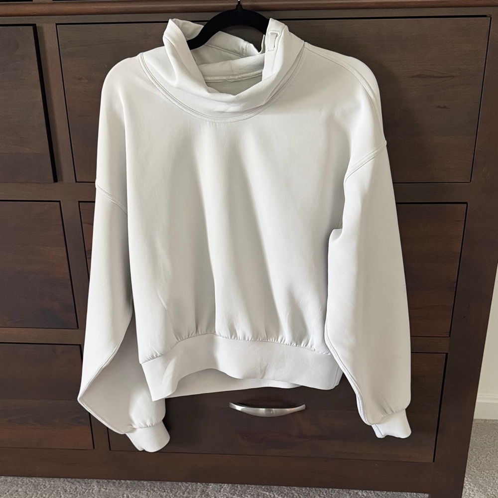 Lululemon full flourish pullover